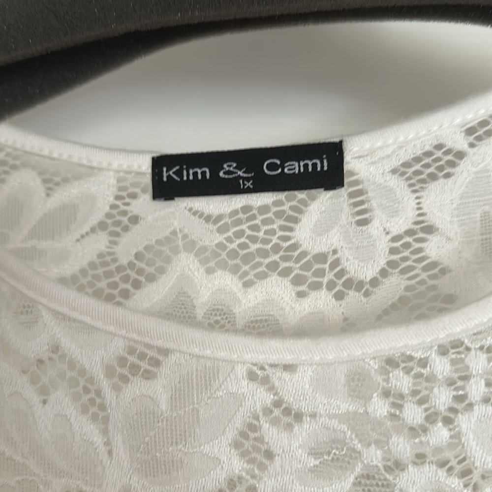 Lace top - Picture 3 of 3